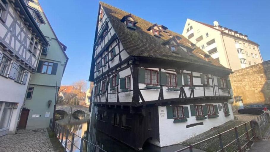 Schiefes Haus Ulm Exterior foto